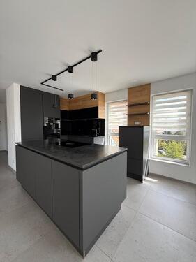 Foto - Teilmöblierte 4,5-Zi. Whg. mit EBK, Balkon, 2 TG Stellplätzen