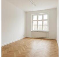 Sanierte 3-Zimmer Altbauwohnung im Stadtzentrum m. Balkon - Hennigsdorf