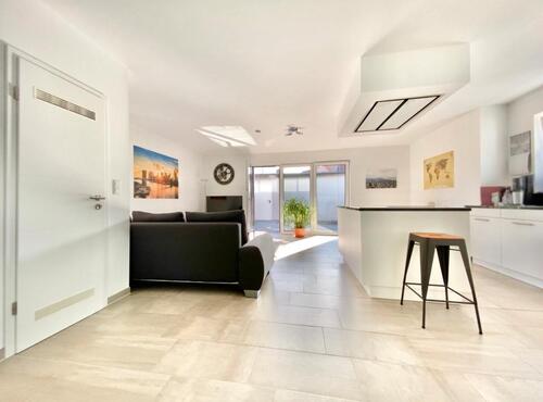 Foto - 2-ZIMMER-ERDGESCHOSSWOHNUNG - 710,00 EUR Kaltmiete, ca.  60,00 m²