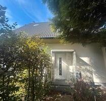 EFH in Solingen Gräfrath - 1.800,00&nbsp;EUR Kaltmiete, ca.&nbsp; 120,00&nbsp;m&sup2; in Solingen (PLZ: 42653) Central