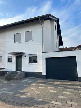 Foto - Modernisierte Doppelhaushälfte mit Sauna, neuem Balkon und Garten