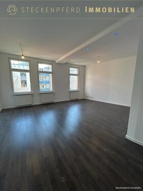 Foto - Altbaucharme neu belebt – großzügige, sanierte 3-Zimmer-Wohnung mit zwei Balkonen, sofort bezugsbereit