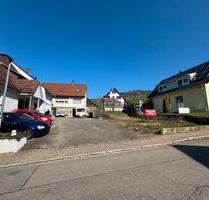 Verkaufe Grundstück mit Wohnhaus und Bauplatz - Ebringen