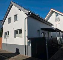 PRIVATVERKAUF: modern saniertes Stadthaus mitten in Kriftel