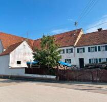 Ehemaliger Bauernhof - Resthof - Grundstück 844m2 - Stall - Halle - Fünfstetten