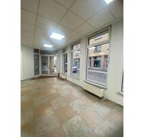 Helle und großzügige Gewerbefläche im Herzen der Altstadt - Hoyerswerda