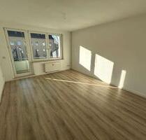 Sonnige 3 Zimmer Wohnung mit Balkon & Tageslichtbad in Chemnitzer Zentrum sofort frei