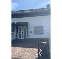 Charmantes Reihenhaus mit Gestaltungspotenzial - Waldsolms