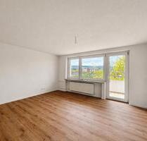 Sanierte 3-Zimmer-Wohnung mit Loggia, Aufzug & traumhaftem Weitblick in Barsingh. Egestorf - Barsinghausen
