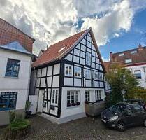 Charmantes Fachwerkhaus mit 4 Zimmern und Balkon zu vermieten - Blomberg