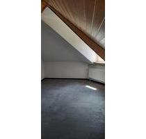 3ZKB Wohnung Dachgeschoss MFH Neunkirchen Wellesweiler renoviert - Wallerfangen