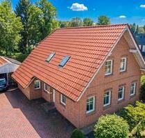 Charmantes Fehnhaus mit 6 Zimmern, Einbauküche, Carport und großem Grundstück - Papenburg