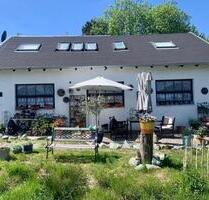 Ein Ort für Visionen: Haus mit großem Grundstück für Kreative - Zell im Fichtelgebirge