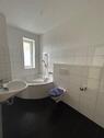 Foto - Großzügige 3-Zimmer mit Laminat, Balkon und Eckwanne in guter Lage