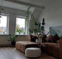 3 Zimmer im Dachgeschoss mit Einbauküche & Wintergarten - Teilmöblierung möglich! - Chemnitz Ebersdorf