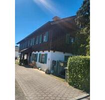 Doppelhaushälfte - 1.050,00&nbsp;EUR Kaltmiete, ca.&nbsp; 95,00&nbsp;m&sup2; in Saaldorf-Surheim (PLZ: 83416)