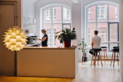 Foto - Coworking Arbeitsplatz mit festem Schreibtisch