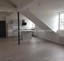Charmante 2,5-Zimmer-Dachgeschosswohnung in einem sanierten Altbau in Saarlouis