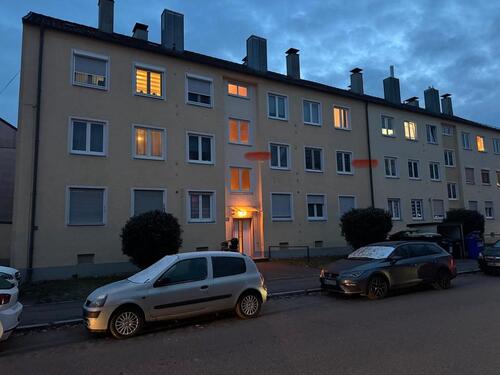 Foto - 3 Zimmer Wohnung 1. Obergeschoss Teilrenoviert mit GARAGE ! ! !