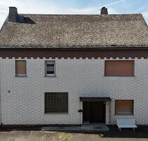 Haus mit großem Grundstück, Scheune und Garten - Schönborn