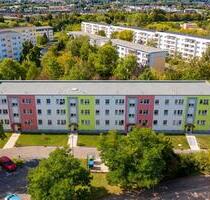 Teilmöblierte 3-Raum-Wohnung mit Balkon in grüner Lage - Saalfeld (Saale)