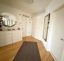 Traumhafte 3 Zimmer-Wohnung mit gehobener Ausstattung, 2 Balkone und Garage zu mieten! - Schwerin Altstadt