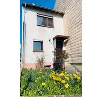 Einseitig angebautes Einfamilienhaus Blickweiler-provisionsfrei - Blieskastel