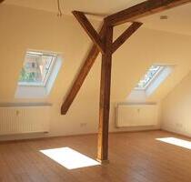 Hochwertig sanierte Dachgeschosswohnung in zentraler Lage - Bernburg (Saale)