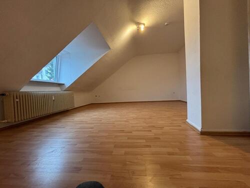 Foto - 26 Zimmer Dachgeschoßwohnung zur Miete in Kassel