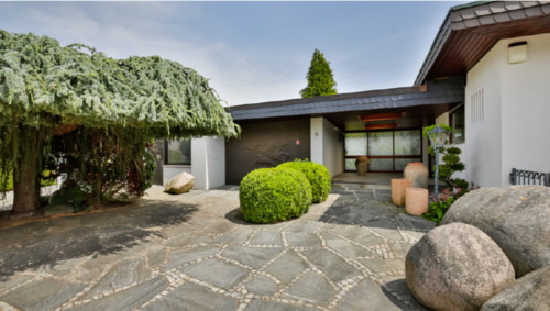 Foto - Großzügiger Bungalow mit Schwimmbad in begehrter Lage