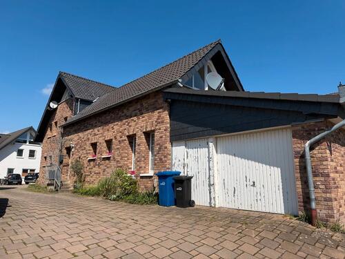 Foto - ** Doppelhaushälfte mit Altbaucharme und Garage in Leverkusen Neuenhaus