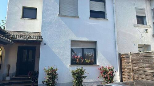 Foto - Einfamilienhaus mit großem Grundstück