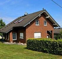 Attraktives Einfamilienhaus in Massivbauweise bei Altenkirchen - Hamm (Sieg)