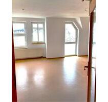 Tolle 4 Zimmer City-Wohnung, Küche, Bad, Parkplatz - Bad Hersfeld