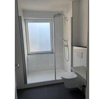 Großzügige 2-Zimmer-Wohnung mit Balkon - Erstbezug nach Renovieru - Duisburg Huckingen