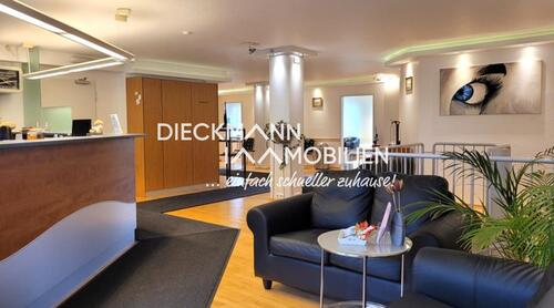 Foto - Barrierefreie Büro- und Praxisflächen mit elegantem Empfangsbereich