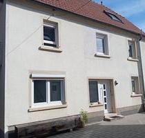 Zu vermieten: Große Wohnung, komplett saniert - Weingarten (Pfalz)
