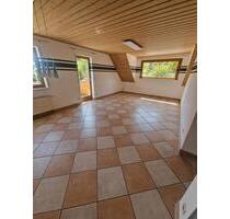 4-Zimmer-DG-Wohnung - 1.233,00&nbsp;EUR Kaltmiete, ca.&nbsp; 99,00&nbsp;m&sup2; in Grafenau (PLZ: 71120)