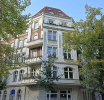 Bezugsfreie, renovierte Altbauwohnung nahe Berlin Südkreuz