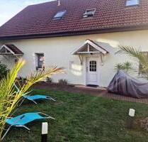 Ihre Wohnfühloase! 2-Zimmer-Dachgeschosswohnung in Kirchheim bei Arnstadt - Amt Wachsenburg