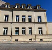 Wunderschöne 5-Raum-Erdgeschosswohnung mit 155 m² und Parkettboden - Meerane