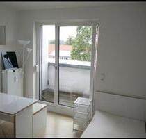 1 Zimmer Wohnung April - Juli ( mit Übernahme) nur an Studenten - Karlsruhe Knielingen