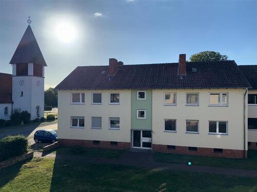 Foto - Attraktive 3-ZKB-Wohnung im Hochparterre mit Balkon – zentral, aber ruhig gelegen