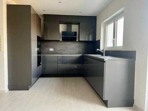 Foto - Neu sanierte Eigenstumswohnung 2 12 Zimmer