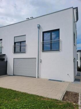 Foto - einzelne schöne Zimmer Neubau - 700,00&nbsp;EUR Kaltmiete, ca.&nbsp; 170,00&nbsp;m&sup2;