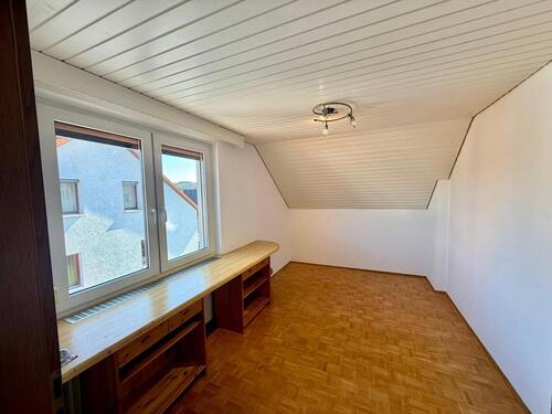 Foto - 3 Zimmer Dachgeschoßwohnung zur Miete in Langensendelbach