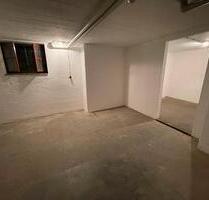 Große Lagerräume zu vermieten - 250,00 EUR Miete, in München (PLZ: 81371) Thalkirchen-Obersendling-Forstenried-Fürstenried-S