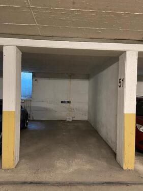 Foto - Tiefgaragenstellplatz - 90,00 EUR Miete,
