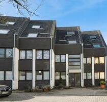 Sehr schöne drei Zimmer Wohnung mit zwei Balkonen und Tiefgaragenstellplatz - Bergisch Gladbach Alt-Frankenforst