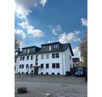 stilvolle 2-Zimmer-Dachgeschosswohnung mit Pantryküche und Balkon - Dortmund Huckarde